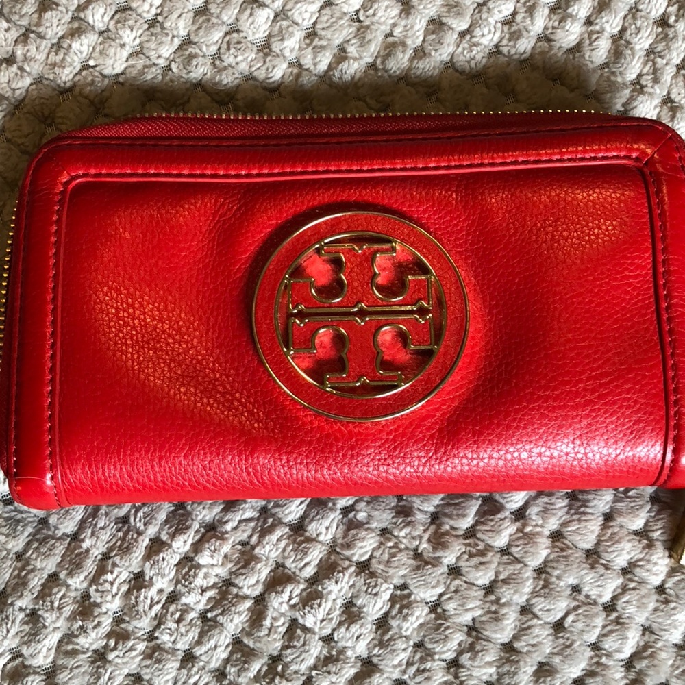 Tory Burch wallet